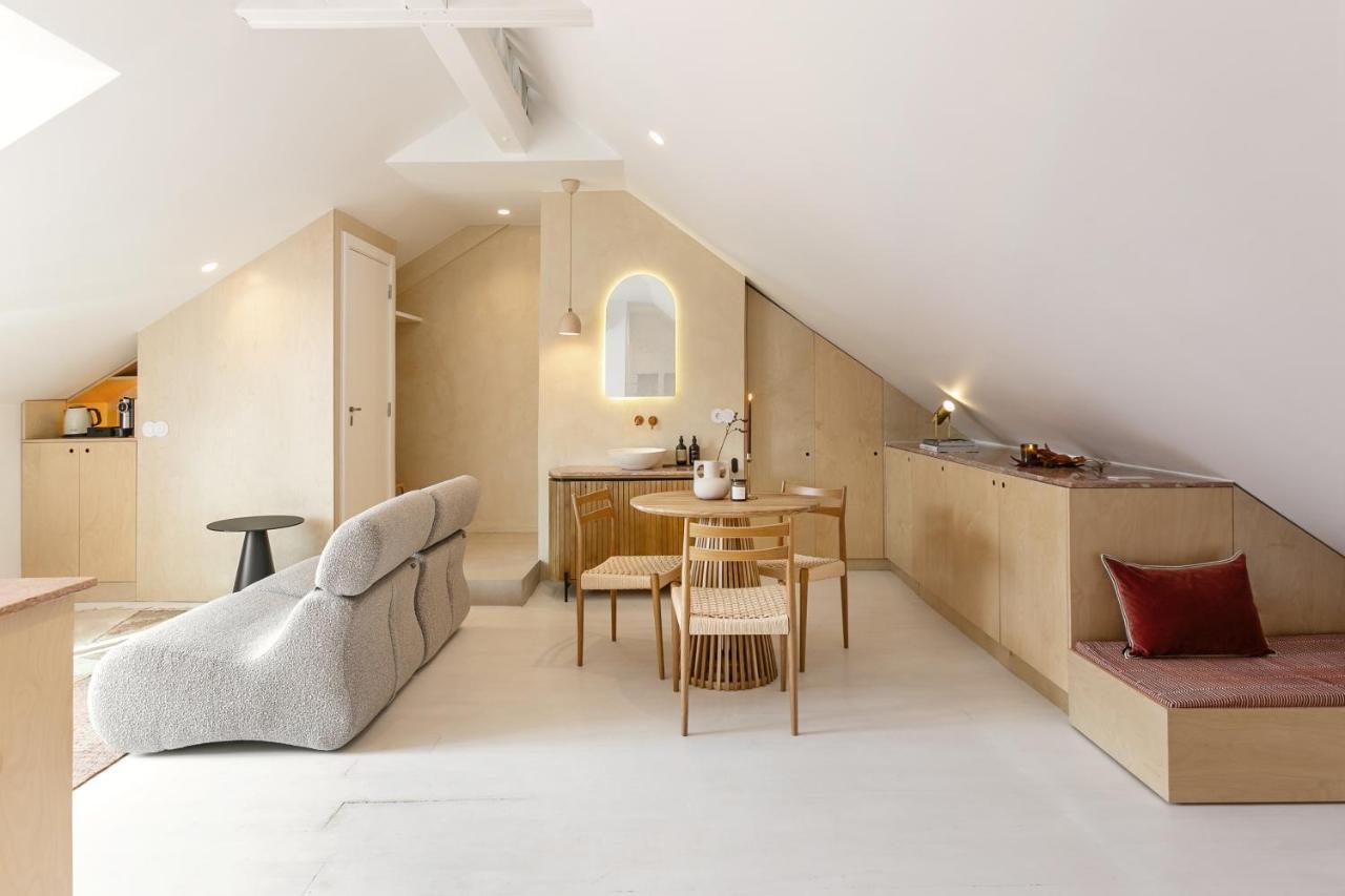 The Downtown Terrace - Fabulous Views, Romantic Penthouse, 6th-floor No Lift Apartment